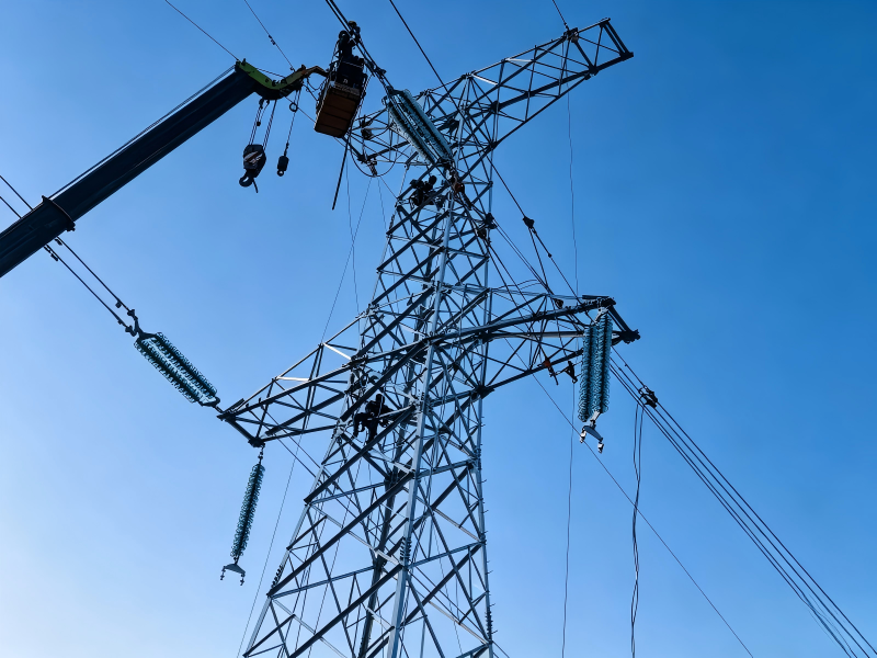 中国 330KV 输电塔