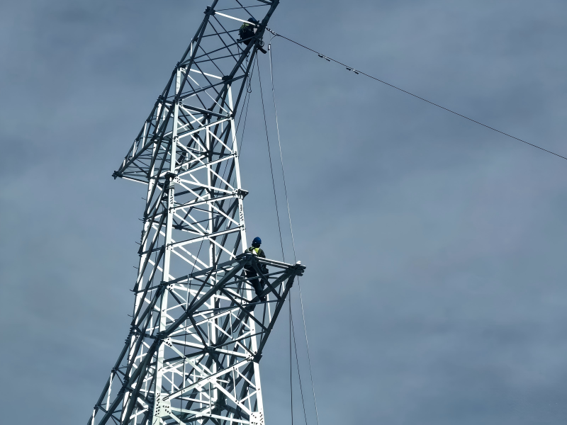 中国 220 KV 输电塔项目